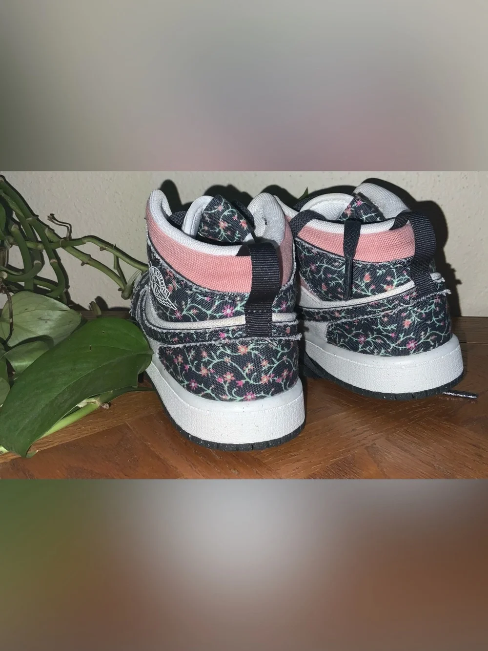Nike Jordan 1 Mid SE Floral FJ3452-001 3Y USED